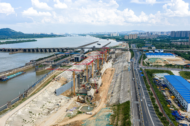 湘江长沙综合枢纽三线船闸项目正在加快建设。 均为通讯员 毛兴蔚 供图