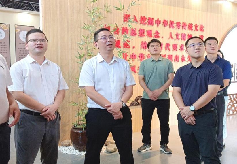 在重阳镇水口村调研