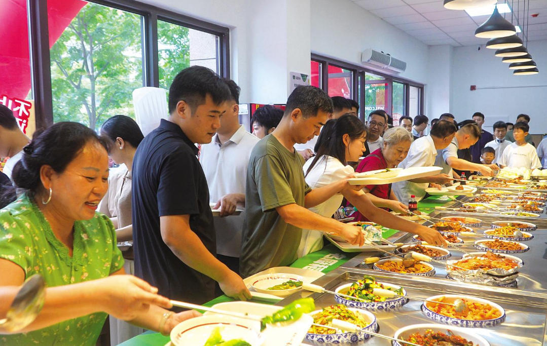 南昌县：幸福食堂开门迎客 居民享受幸福“食”光（图）