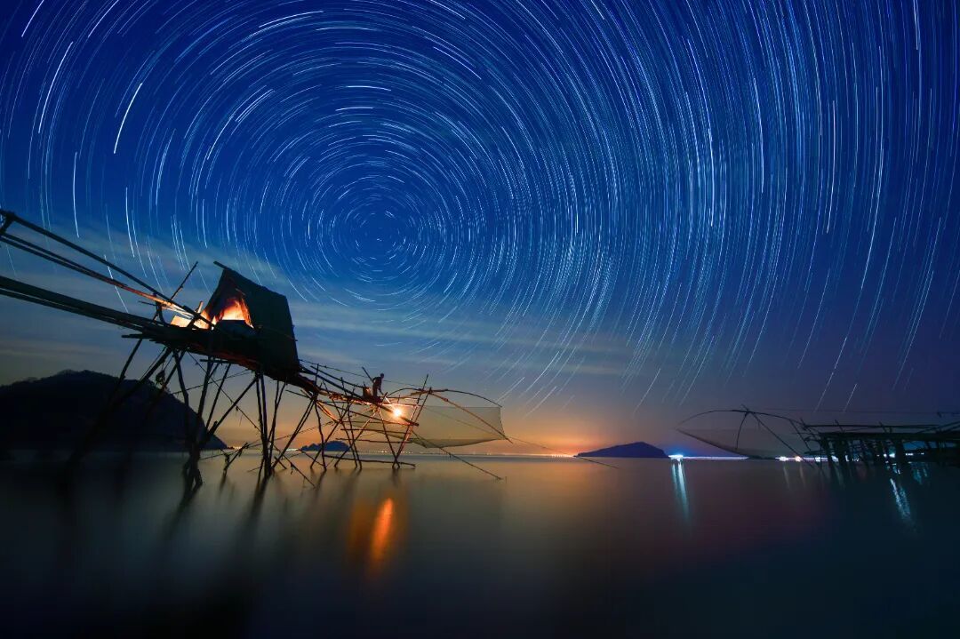 何将常 星光渔火.jpg