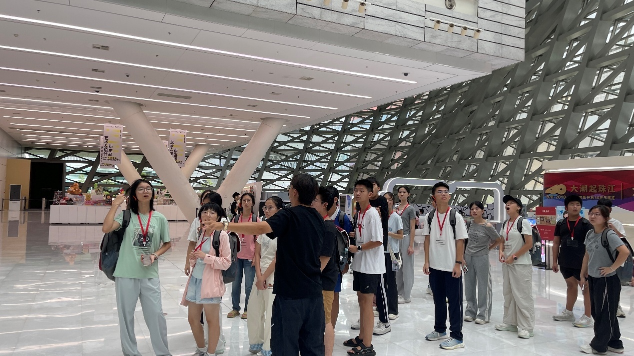 西乡街道新时代文明实践所开展“文明寻踪&middot;知行致远”青少年研学活动