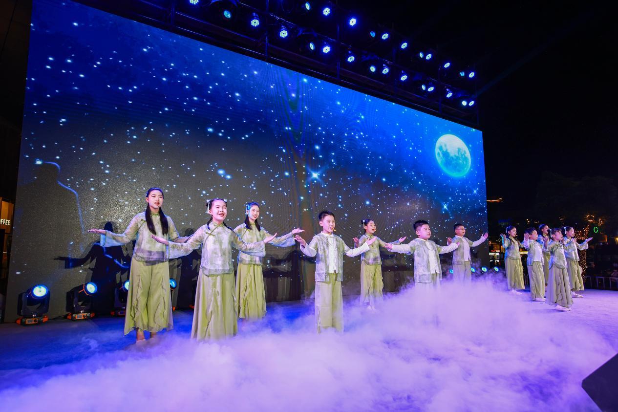 图为少儿朗诵《星河入梦 诗韵千年》
