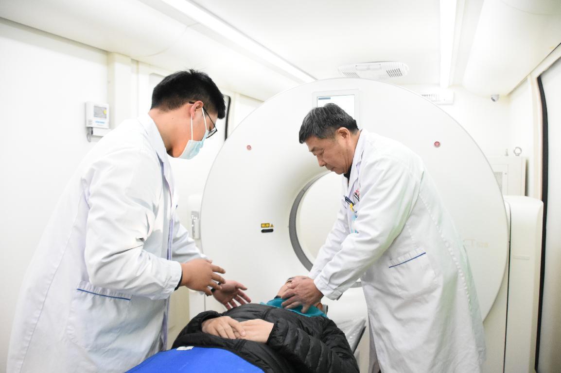 (上图:车载移动CT的“加盟”有效提高了早期病变的检出率)