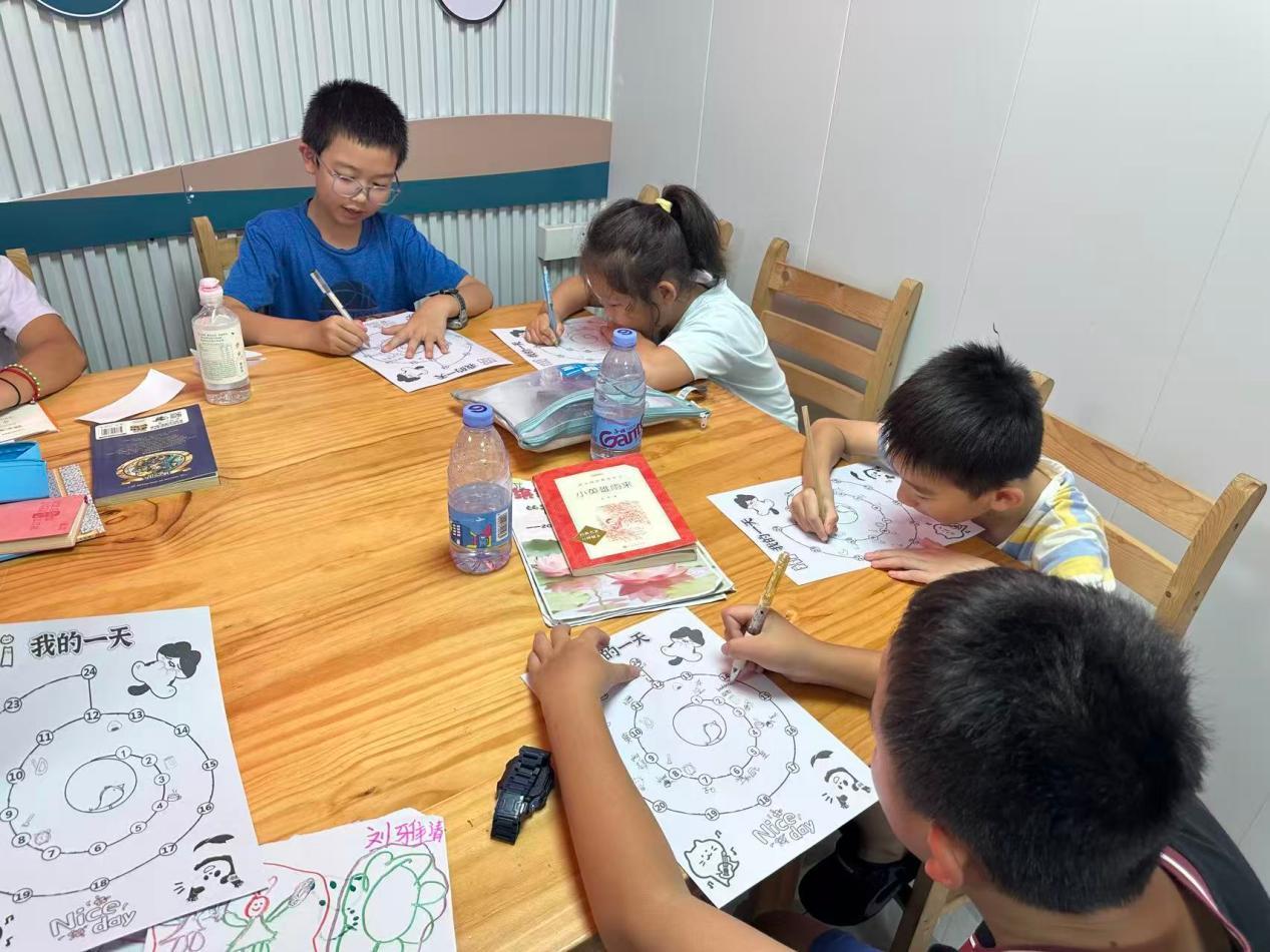 暖心助学伴成长！福中福社区开启缤纷暑期学习课堂