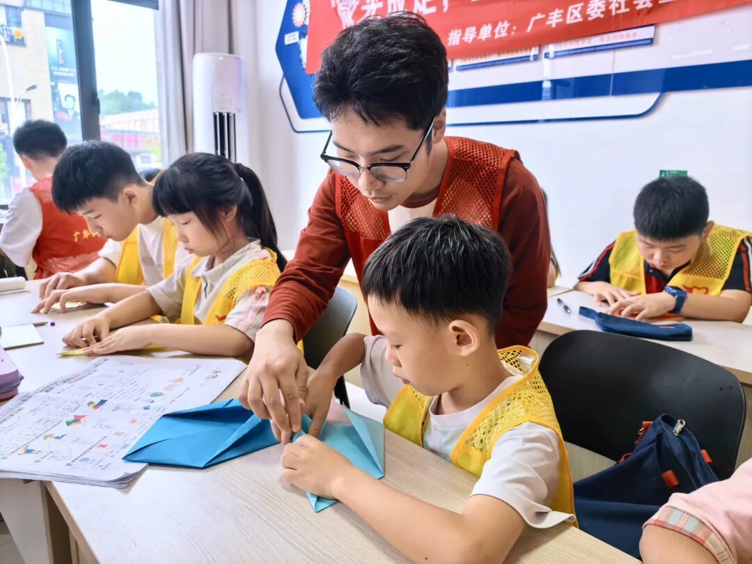 对“升学宴”说不！广丰区引导学子解锁文明升学礼