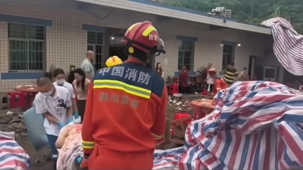 升学宴事故逃生村民一夜未眠：邻居当场遇难，冲击很大