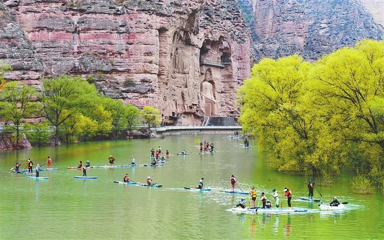 炳灵寺桨板旅划活动　董皇旭