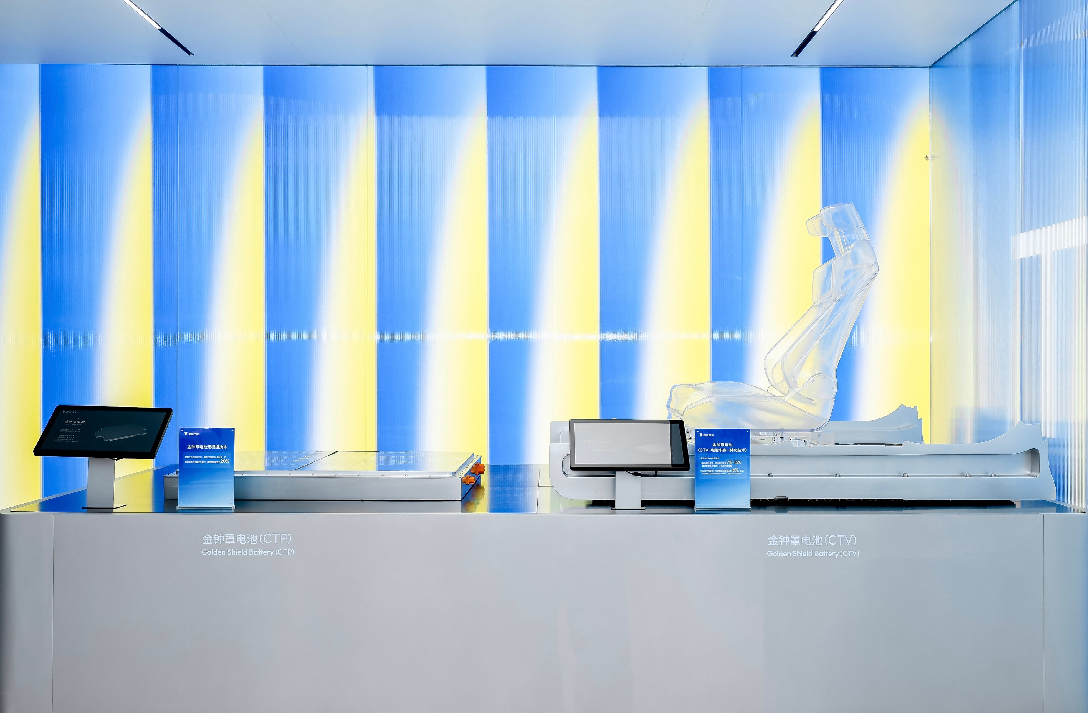 2026成都车展：深蓝汽车全系智能化进阶，全新深蓝G318成都车展上市，19.68万元-23.68万元