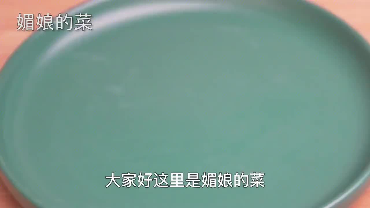 看看26万年薪的大厨是如何做荷包蛋的，一锅一个都不散，牛不牛