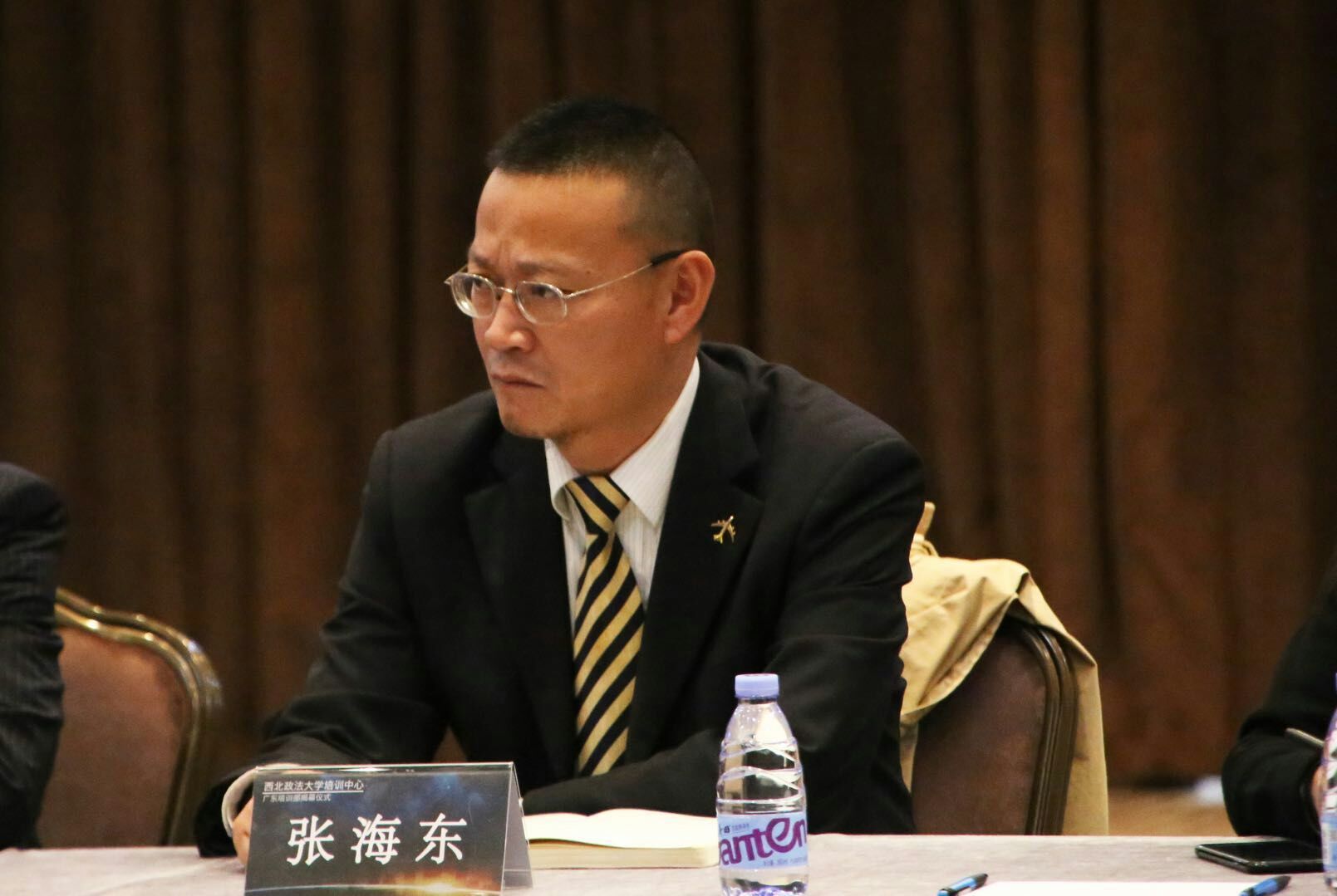 从一条狗到”执行穿透法”:深圳律师张海东的二十年硬核维权路