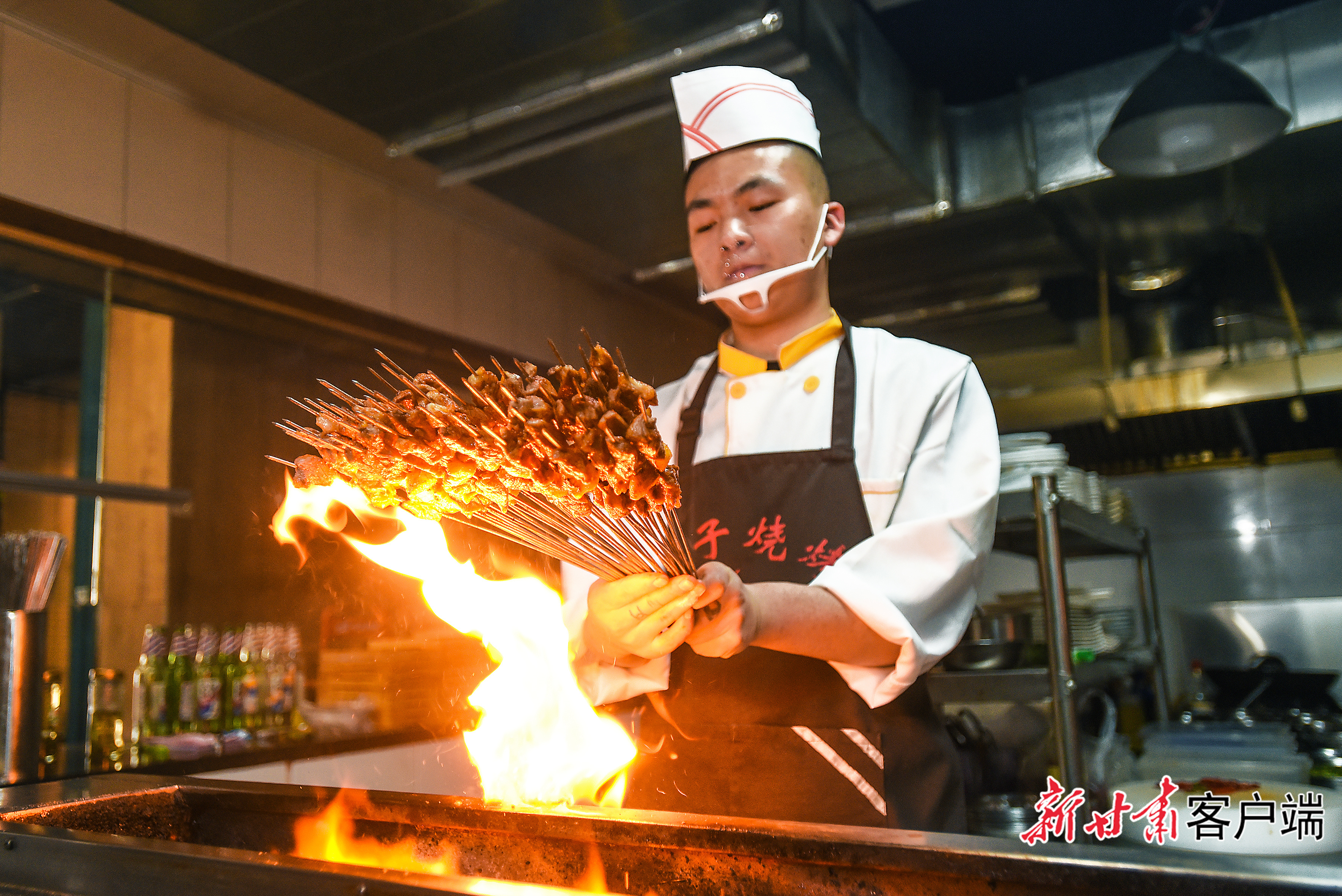 嘉峪关烤肉 图片由嘉峪关市委宣传部提供