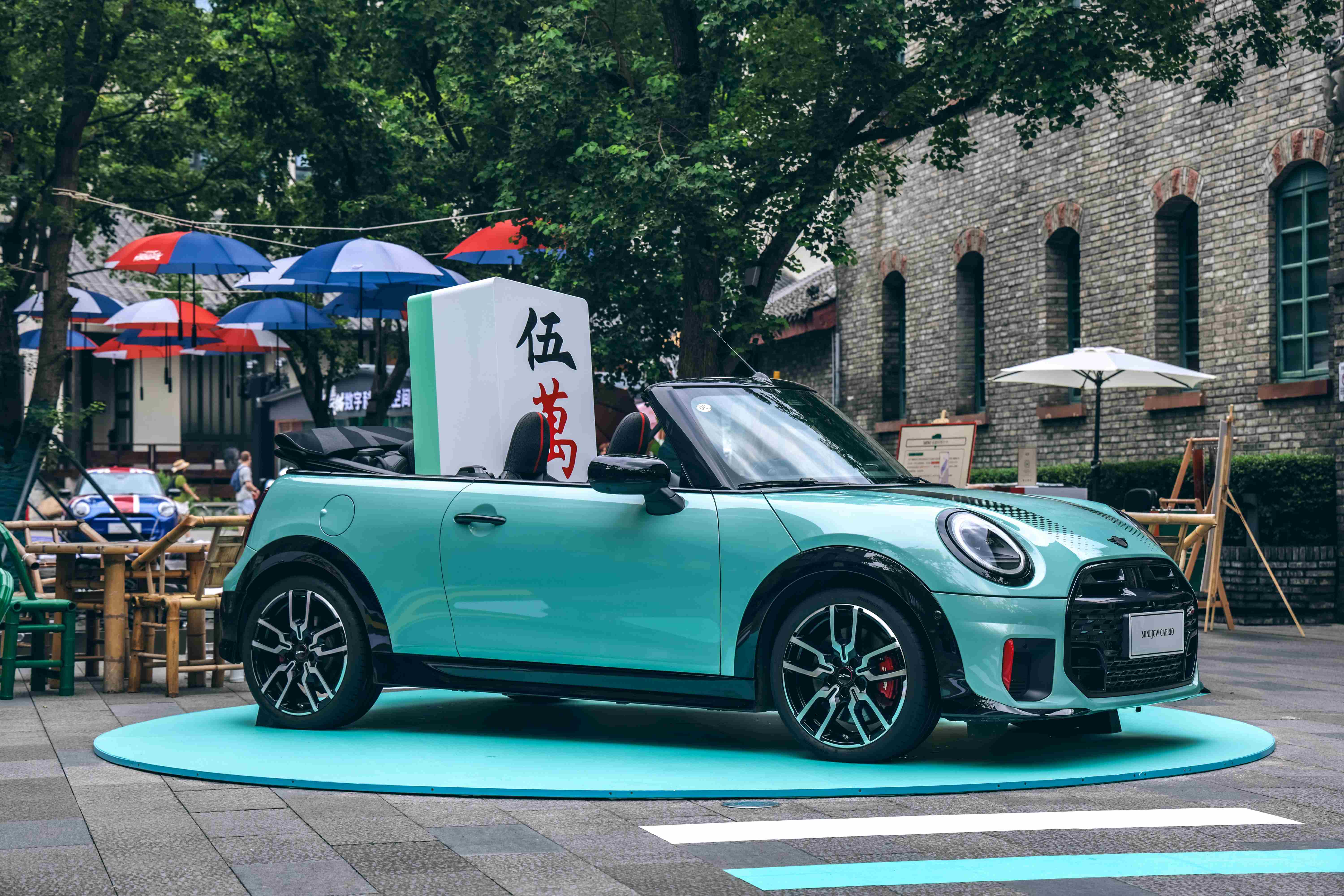 新世代BMW iX3全国统一价26.99万元起、新世代BMW i3全面亮相，宝马重塑纯电豪华新标杆