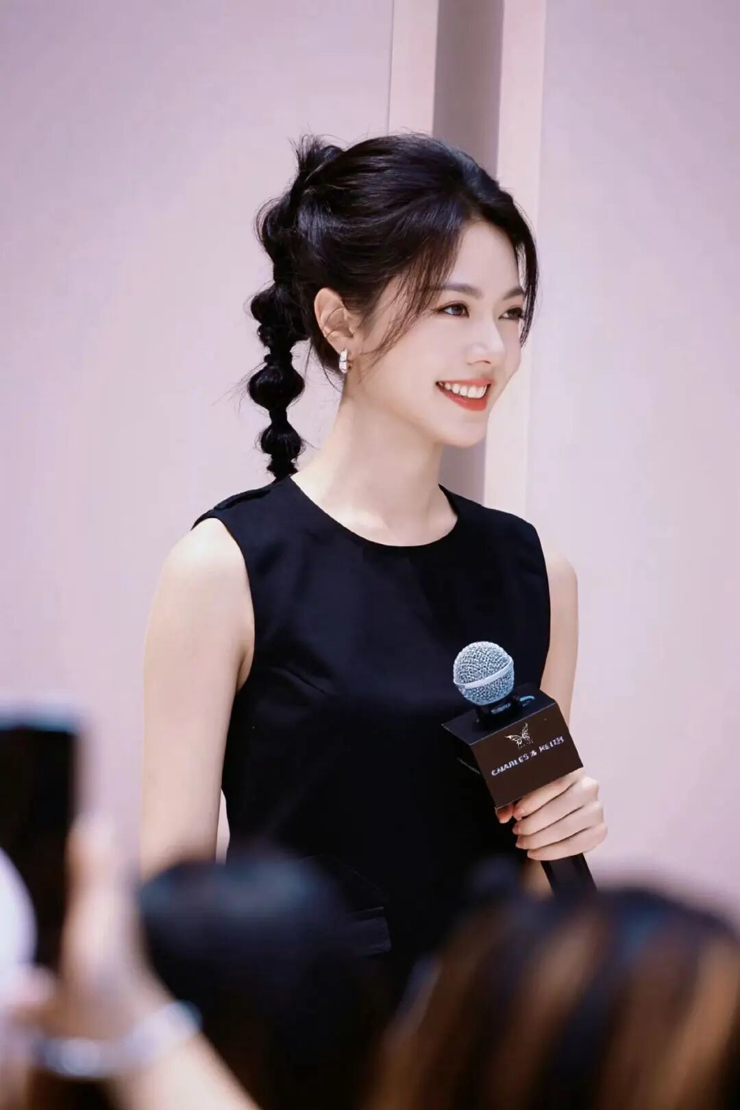 不想披头散发，跟女明星学扎超美高马尾！