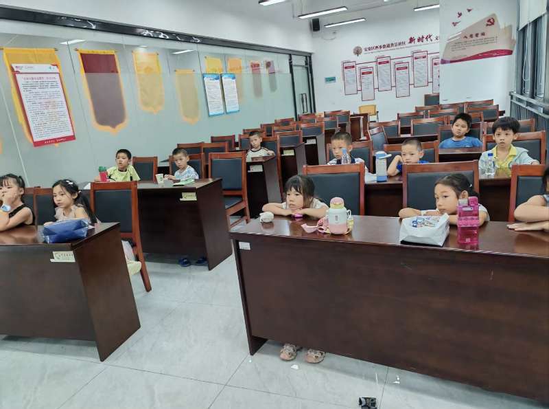 西乡街道共乐社区开展趣味学拼音系列课程
