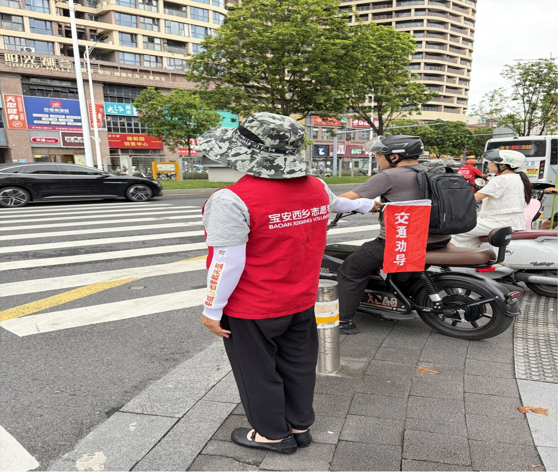 西乡街道庄边社区：以“劝导+清理”双轮驱动 筑就电动车治理的“民生温度”