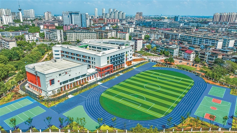 樟树市：新学期 新校园（图）