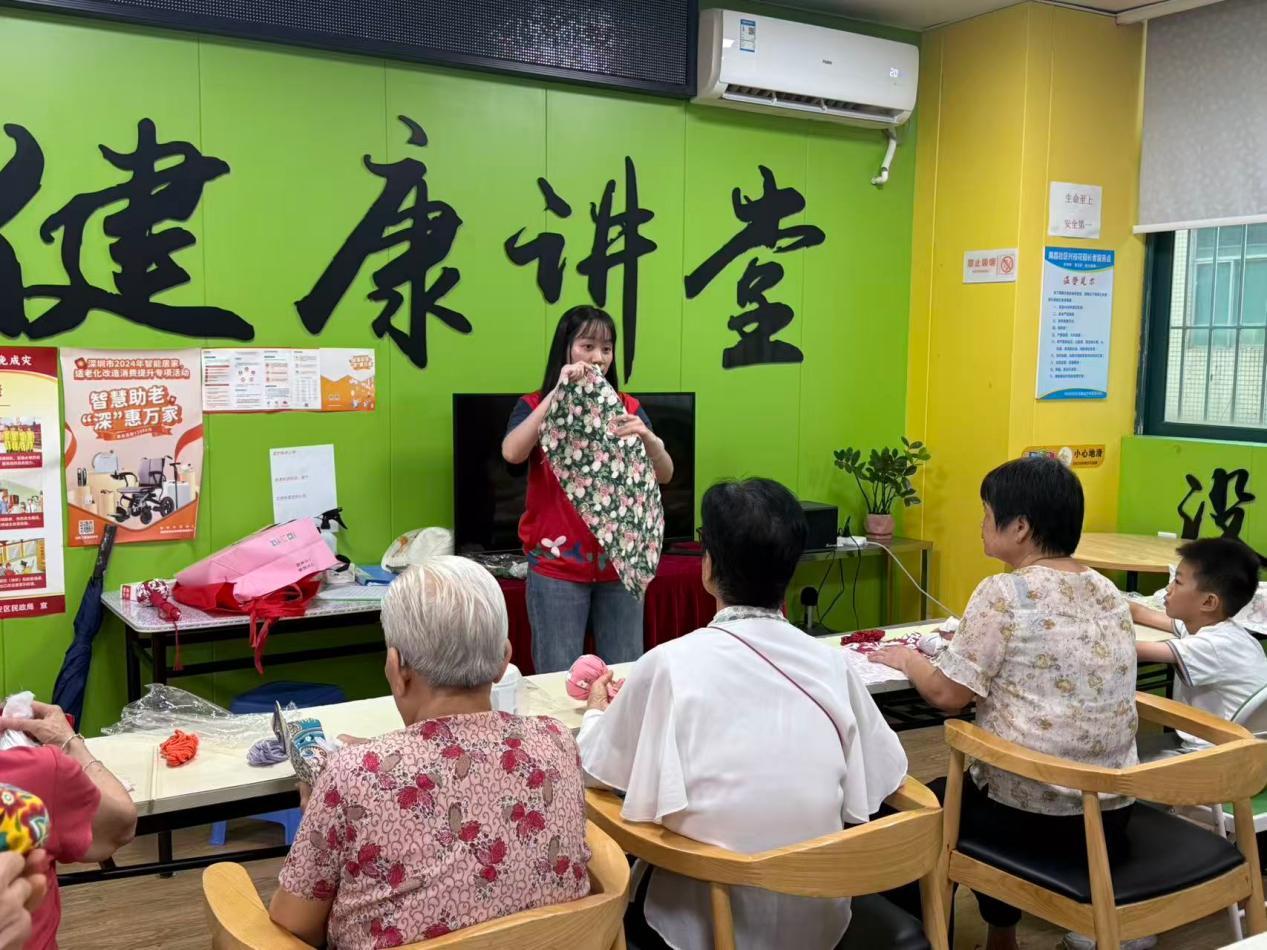 巧手制艾锤 邻里暖人心——南昌社区开展老年人艾草锤制作活动