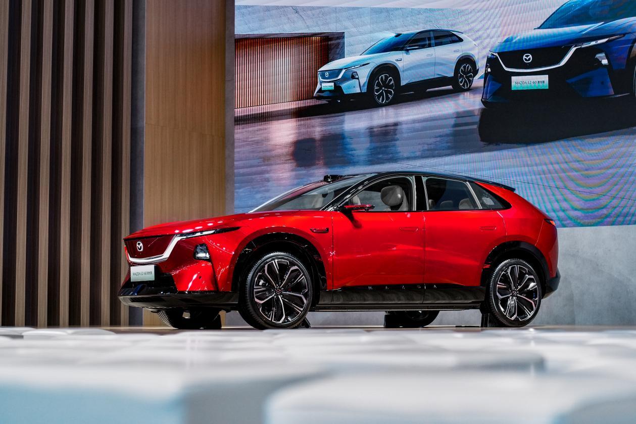 2026成都车展：长安马自达MAZDA EZ-60激光版正式预售 打造智驾时代的驾驶者之车，