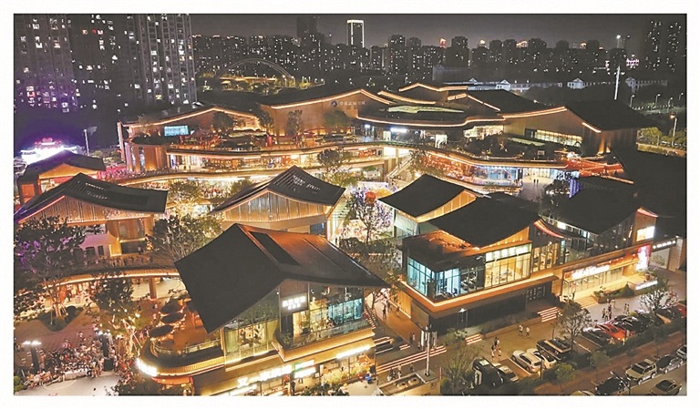 九龙湖建发湾悦天地夜景。