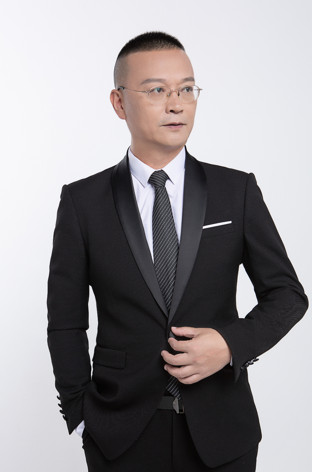 从一条狗到”执行穿透法”:深圳律师张海东的二十年硬核维权路