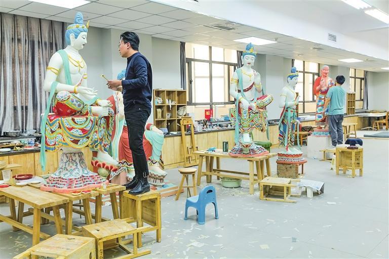 莫高窟第172窟整窟复原临摹工作现场
