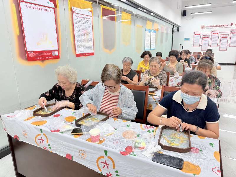 西乡街道共乐社区开展长者非遗手工活动