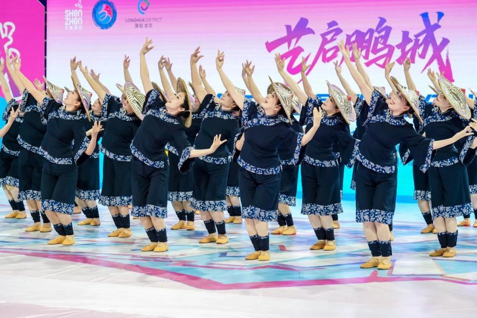 枫景艺术团原创舞蹈获“鹏城金秋”金奖