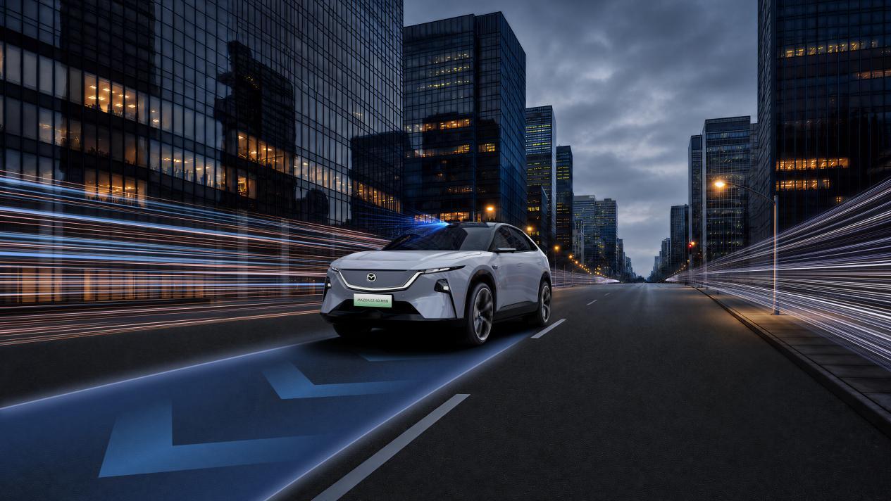 2026成都车展：长安马自达MAZDA EZ-60激光版正式预售 打造智驾时代的驾驶者之车，