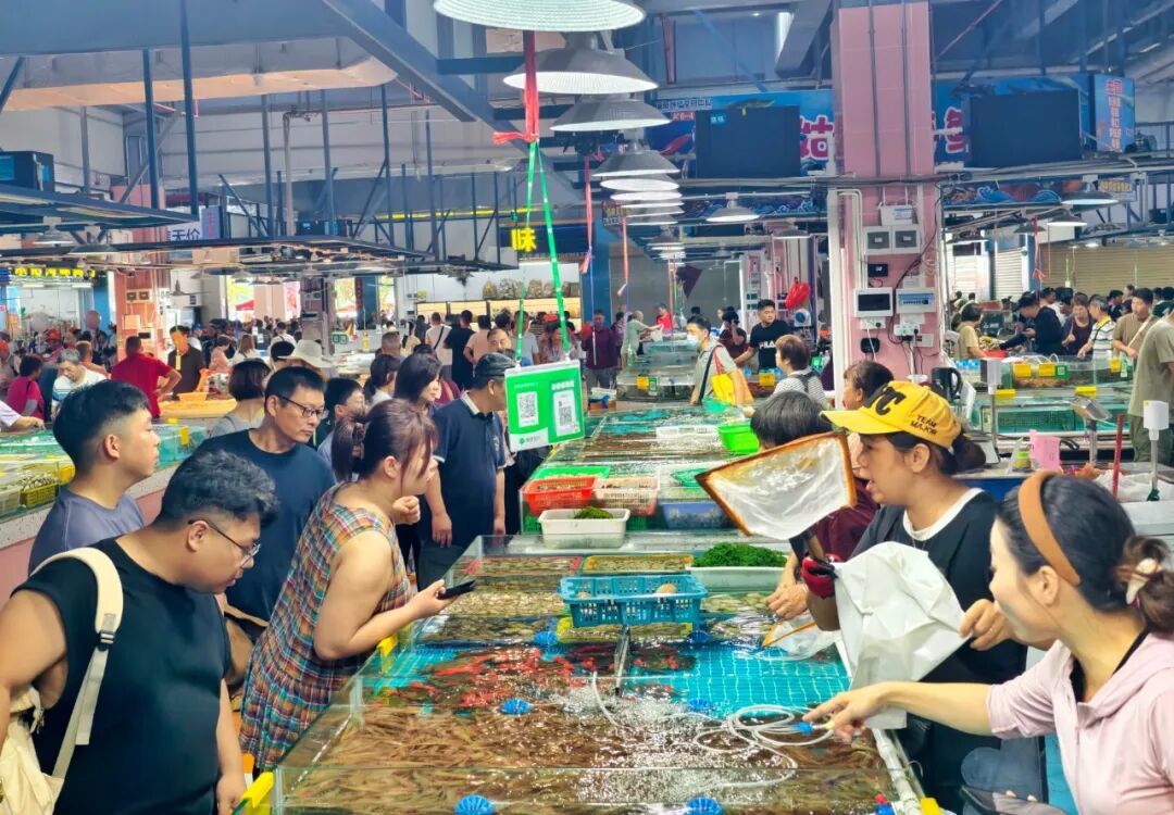 2026广海镇开渔季美食文旅嘉年华火热启幕，迎来各方游客 郭永乐 摄