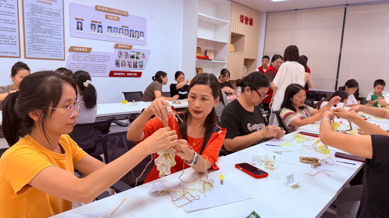 流塘社区“指尖生花手工坊”系列首场活动——葡萄手工皂传递邻里温度