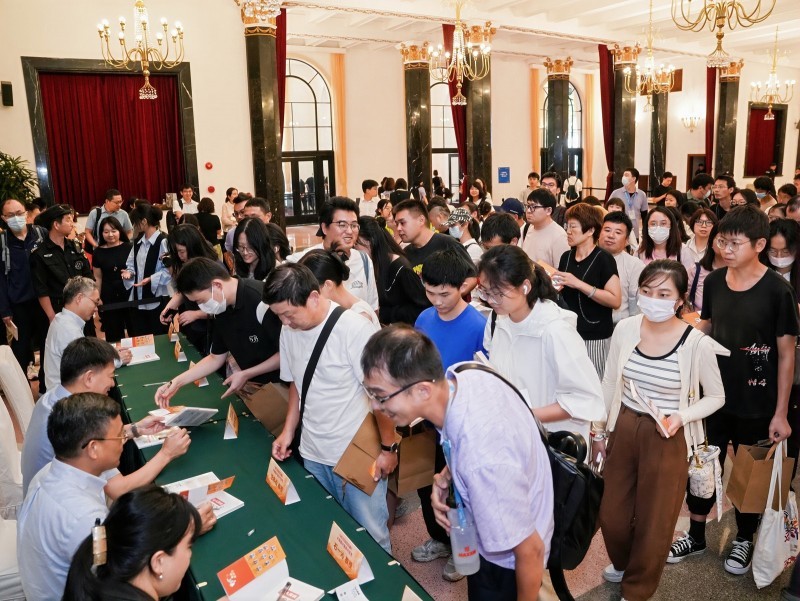 肾知百问科学护肾——《IgA肾病100问》新书发布会在沪举办(图2)