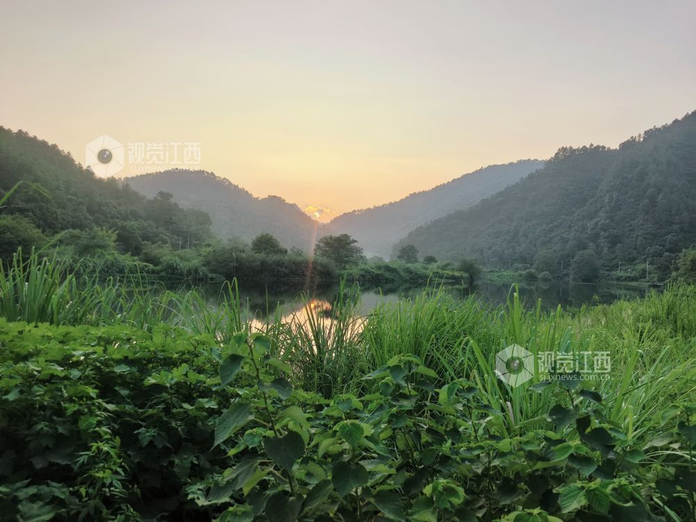 山清水秀。