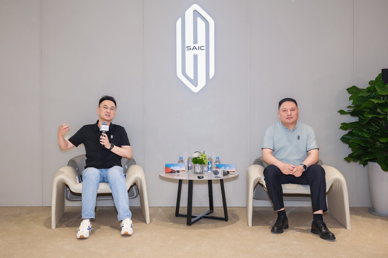 尚界祝勇、杨嗣耀：立足上汽华为双底座，长期主义应对行业淘汰赛