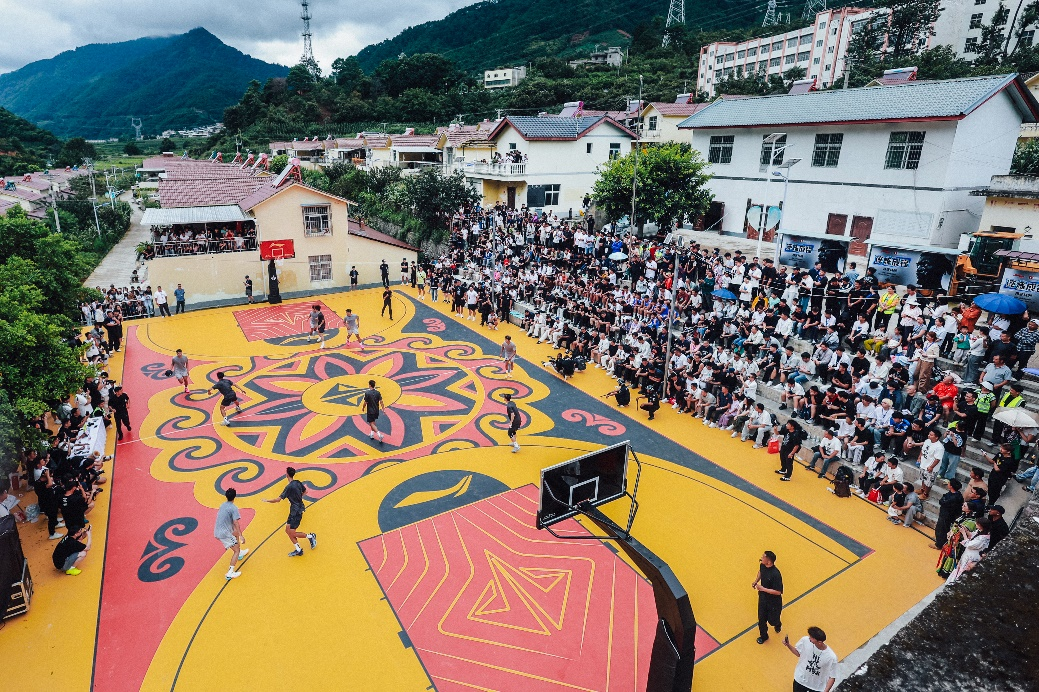 最有温度的NBA球星中国行!巴特勒携手李宁走进大凉山