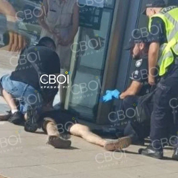 乌克兰一大型购物中心遇袭，爆炸瞬间画面曝光