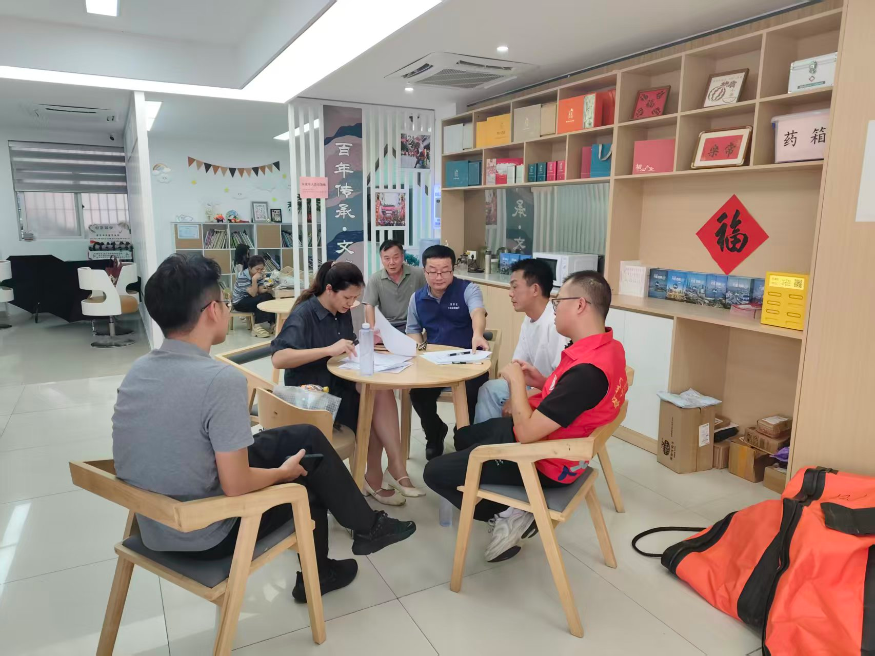 西乡社区调解暖人心 成功化解酒店工程款纠纷