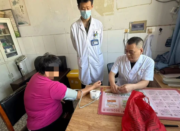 宁晋县医院开展入户巡诊活动