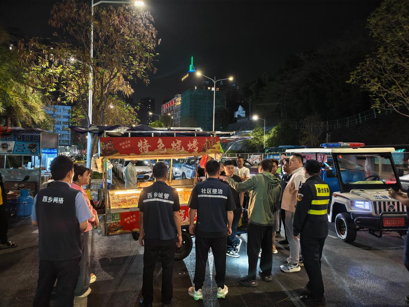 物业居民齐送锦旗——流塘社区夜间整治获多方肯定