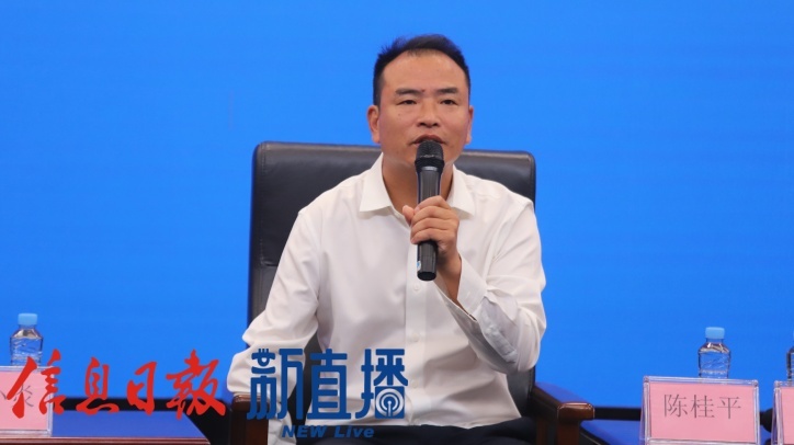 红土地上的奋斗者——“医心永向党 忠诚护健康”记者见面会