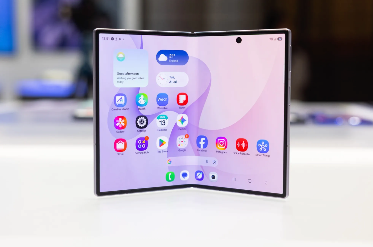 苹果折叠机设计类似三星Galaxy Z Fold 8