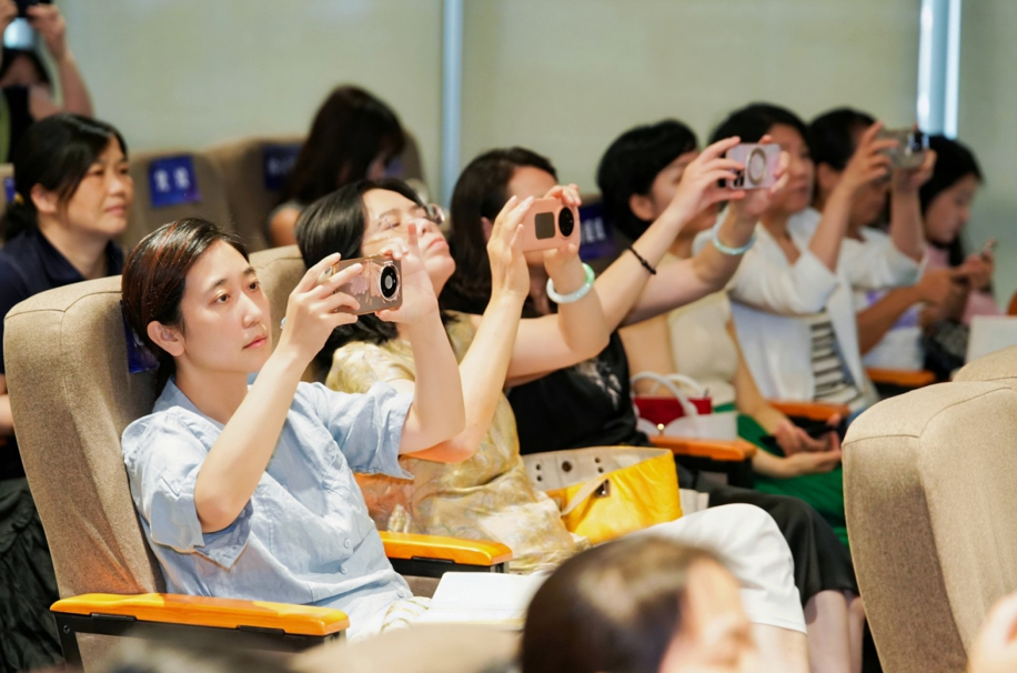 深圳市医学人文培训(第十一期)暨南山区医学人文质量控制中心成立大会成功举办