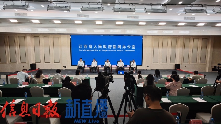 红土地上的奋斗者——“医心永向党 忠诚护健康”记者见面会
