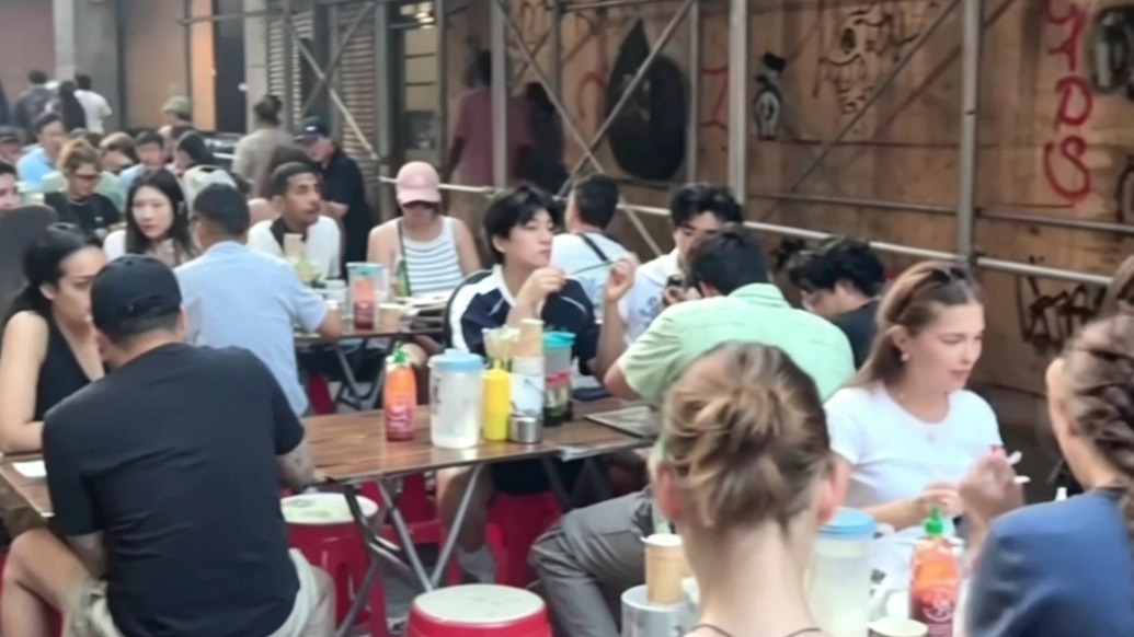 兰州牛肉面开到纽约　门店爆满歪果仁排队等餐