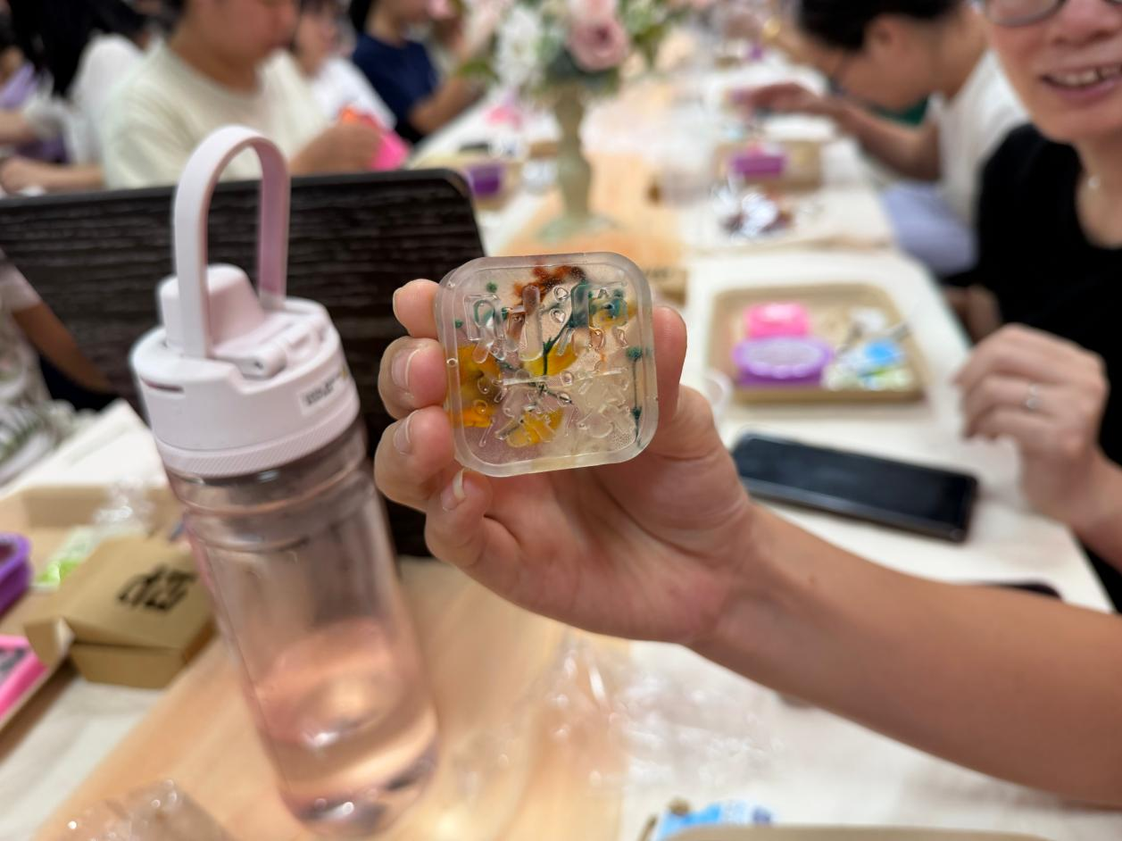 “巧手制香,皂就美好”——臣田社区开展女性香薰手工皂DIY体验活动