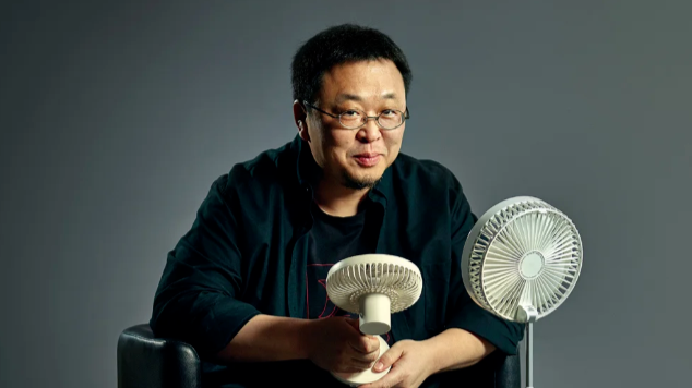 罗永浩称愿凑10万捐款给扶老人遭索赔店主_凤凰网