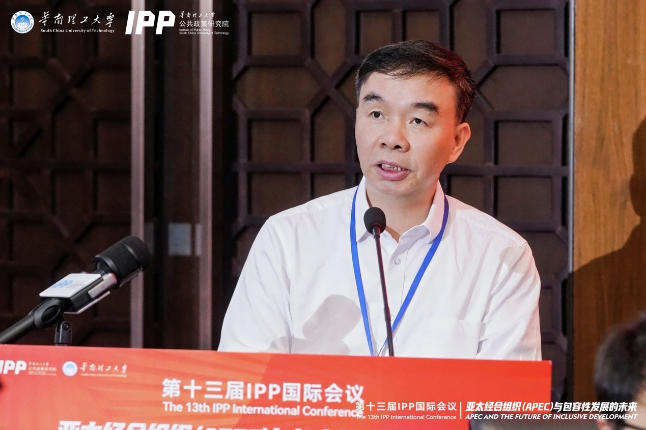 华南理工大学党委副书记麦均洪