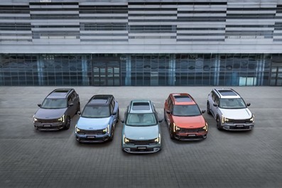起亚全新赛图斯正式上市 “一口价”7.99万元起