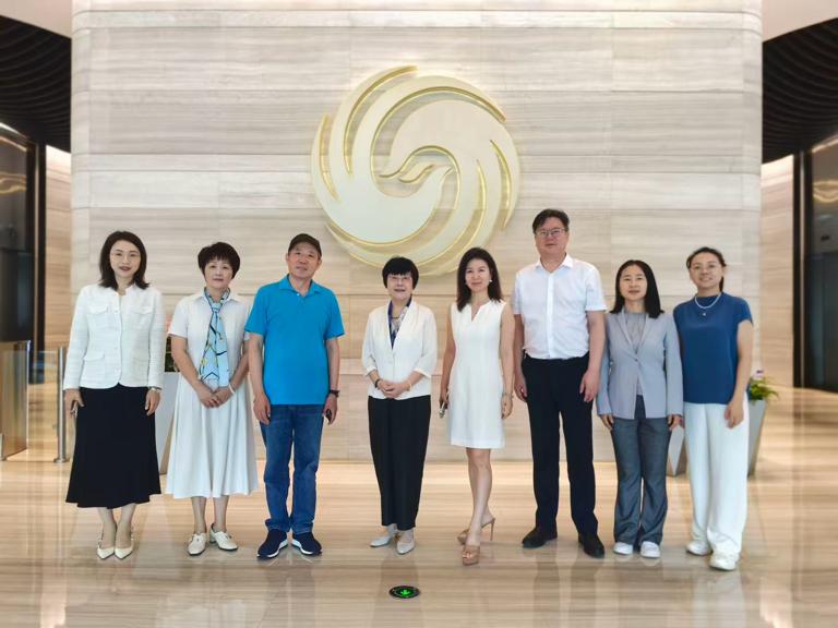中国非处方药物协会与中国医药新闻信息协会到访凤凰网座谈交流