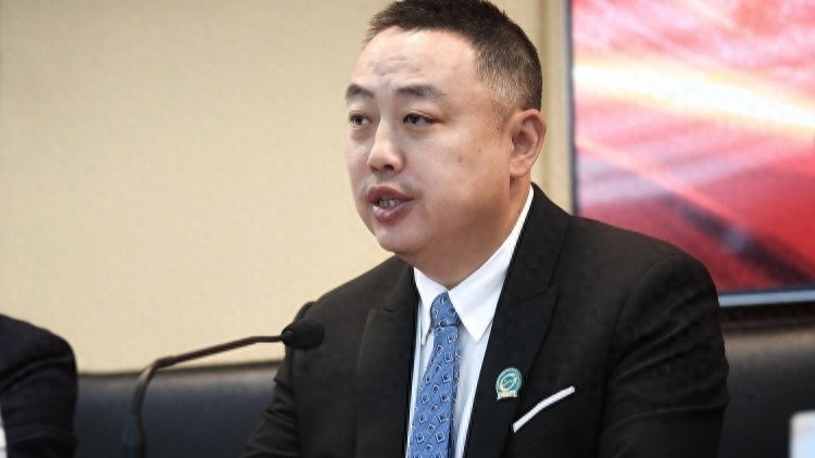刘国梁参加国际乒联会议