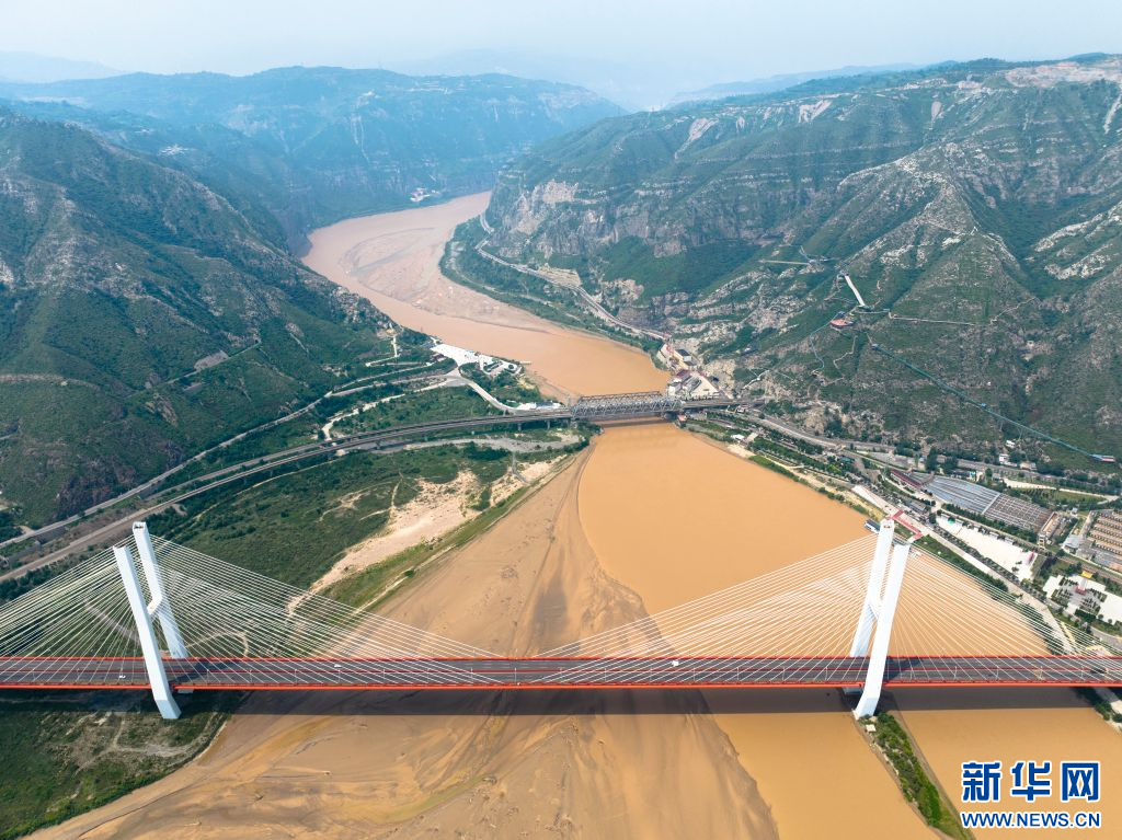 黄河晋陕大峡谷禹门口景色（8月10日摄，无人机照片）。